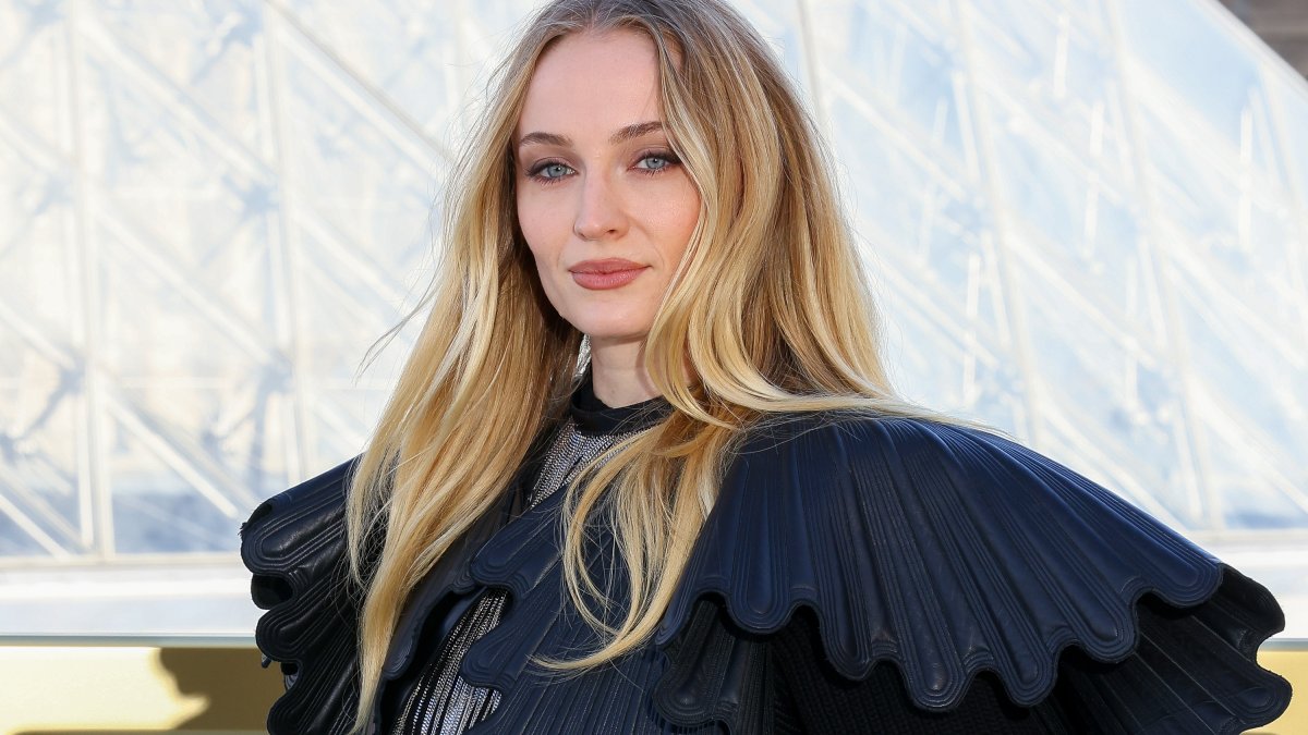 Sophie Turner's relationship status amid Chris Martin dating rumors
