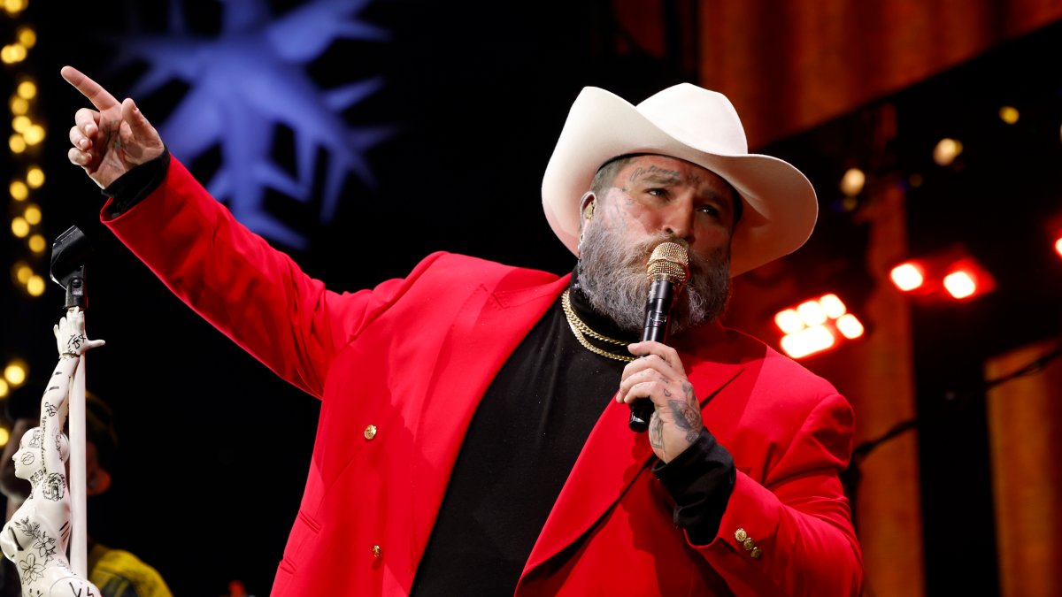 Teddy Swims to headline Super Bowl 60 tailgate concert