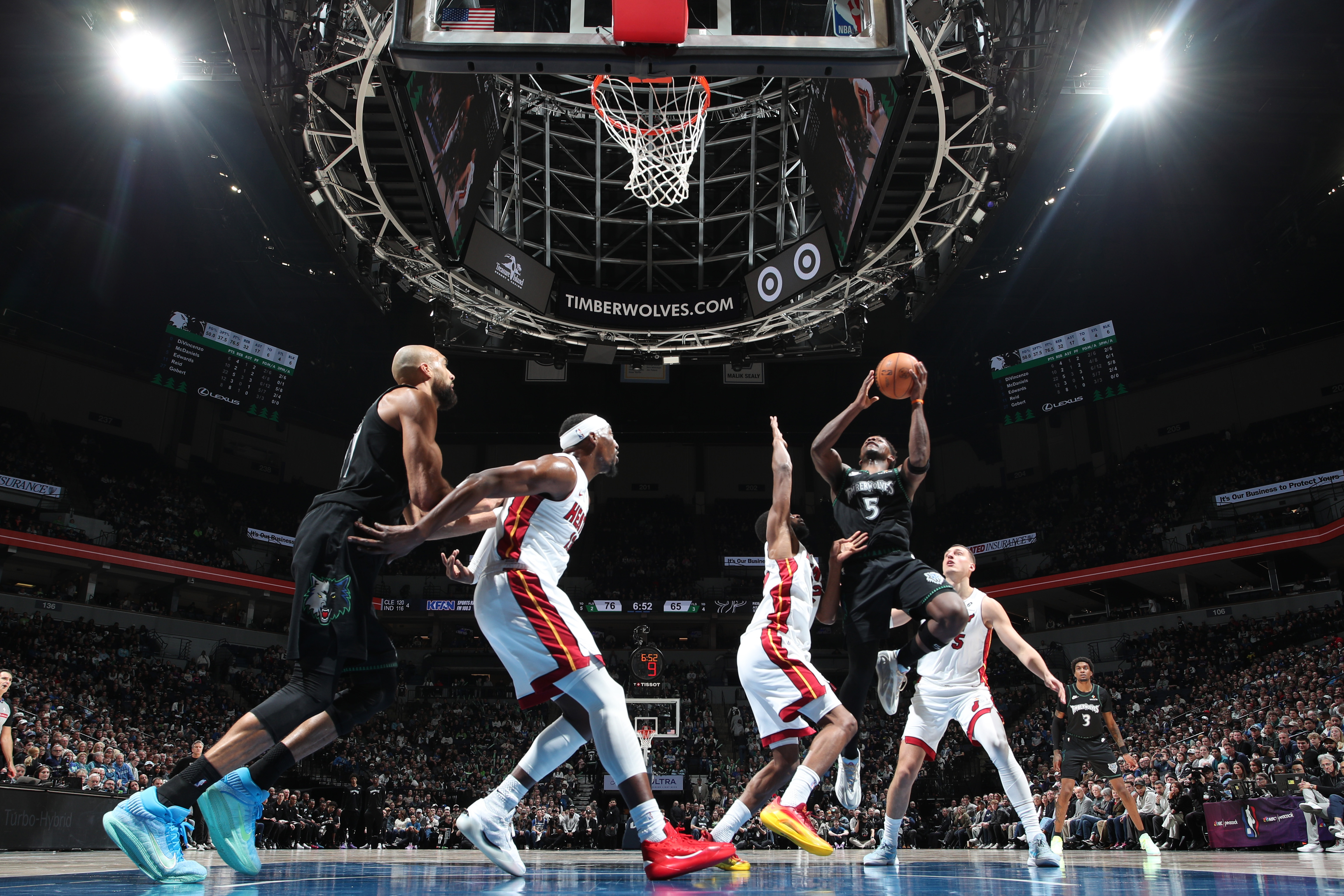 Edwards has 26 points to help Wolves beat Heat 122-94