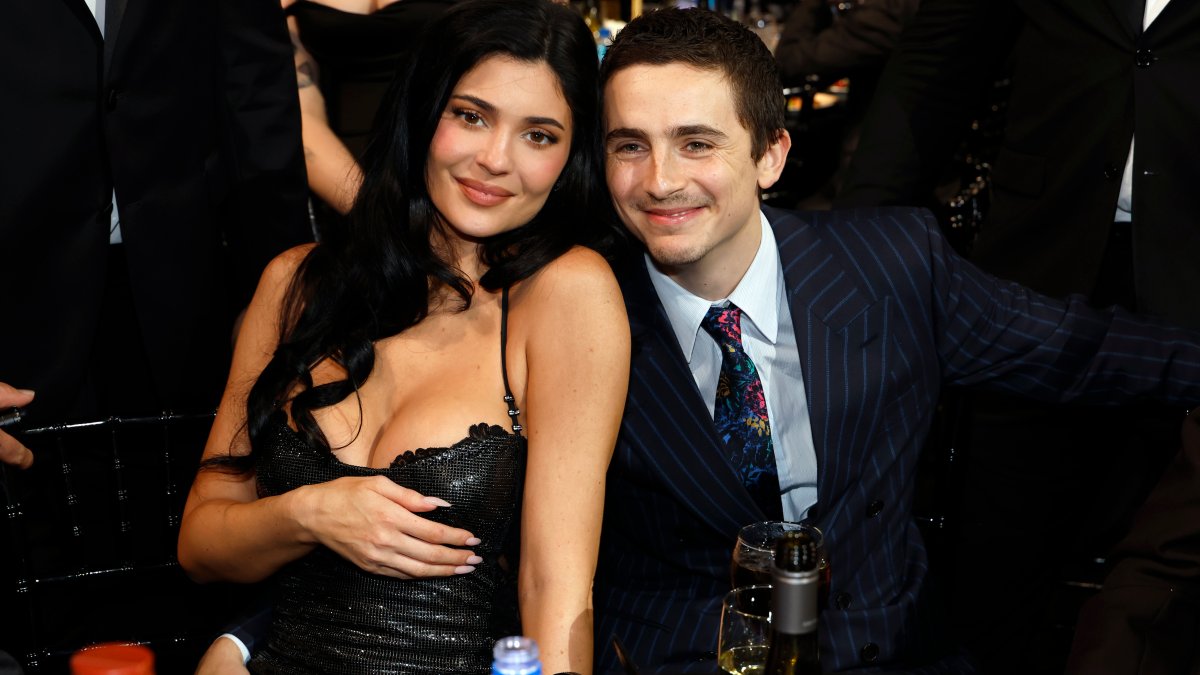 Timothée Chalamet says 'I love you' to Kylie Jenner during Critics Choice Awards speech