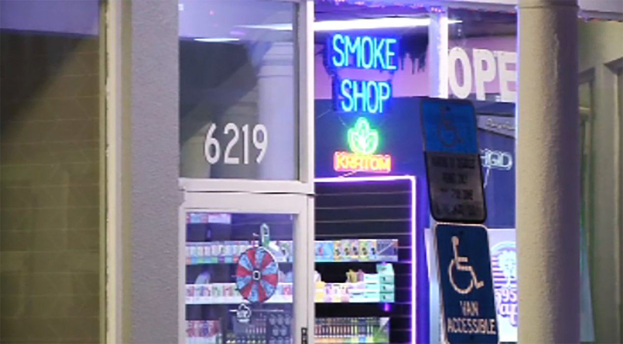 Smoke shop in Fort Lauderdale broken into, suspects on the loose: Police