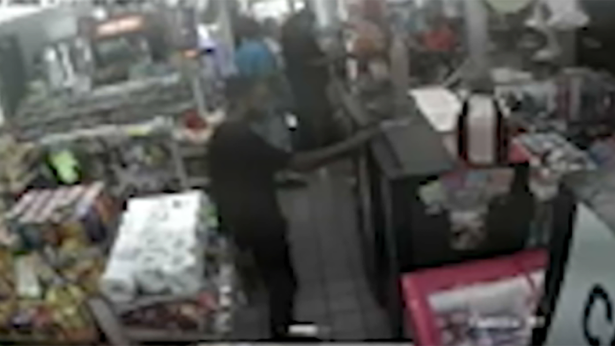 Video shows alleged thief at gas station before leading deputies on I-95 chase in Pompano Beach