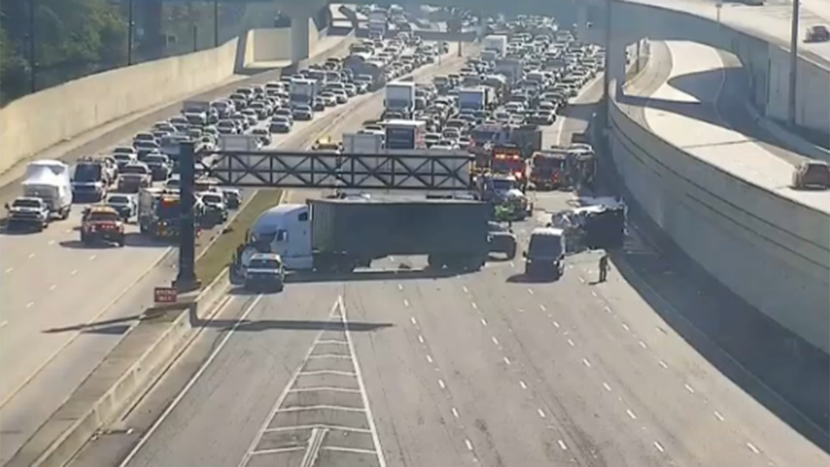Tractor-trailer crash blocks lanes on I-595 in Broward