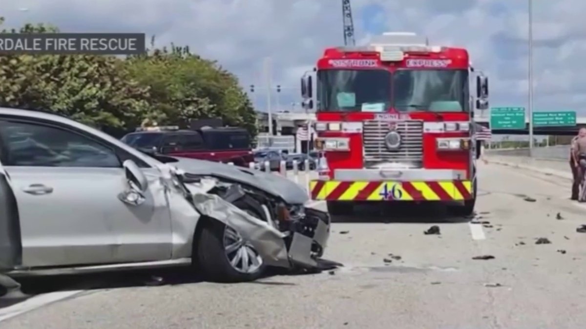 3 hospitalized after rollover crash on I-95: Fire Rescue