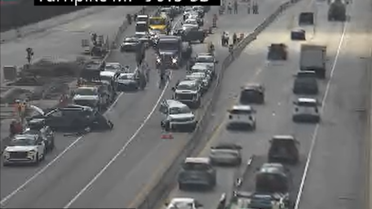 6 hospitalized, 1 dead after rollover crash on Turnpike in Boynton Beach: Fire Rescue