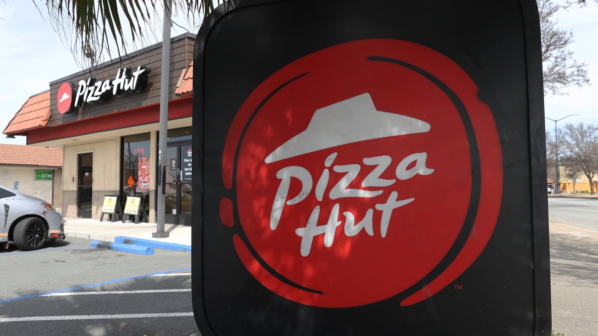 Pizza Hut is closing hundreds of locations across the country