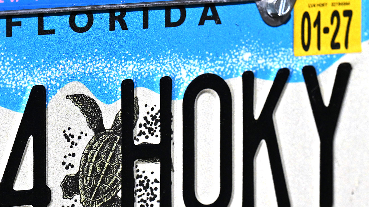 Bill to eliminate vehicle registration decals in Florida passes 1st committee