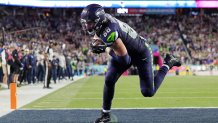 AJ Barner catches a touchdown