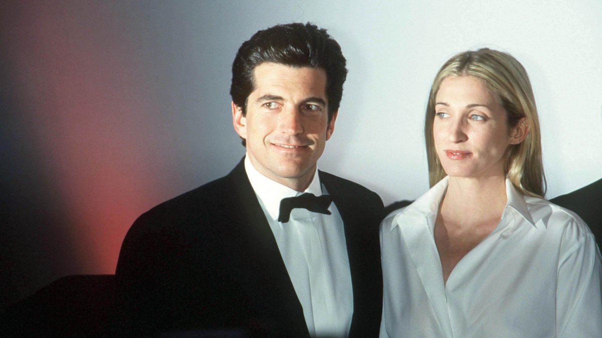 'Love Story': How Did John F. Kennedy Jr. and Carolyn Bessette Really Meet?