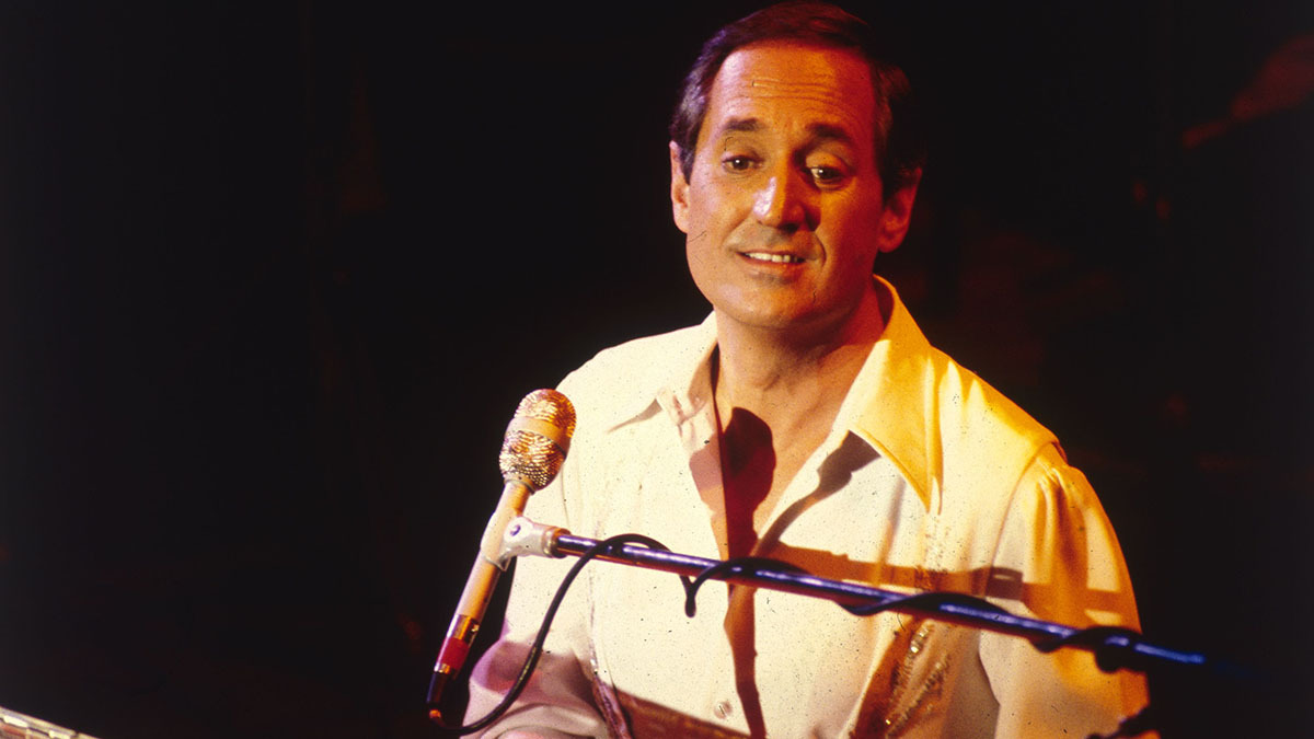 Neil Sedaka, singer-songwriter behind dozens of hits of the 1960s and '70s, dies at 86