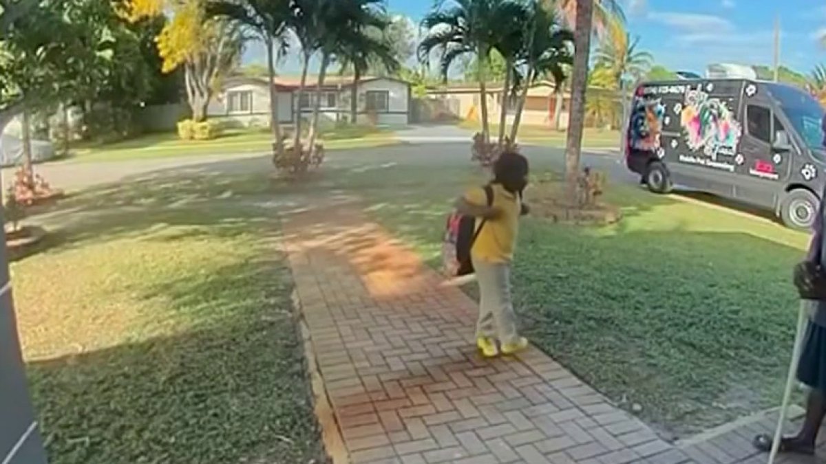 Video shows neighbors help autistic boy found wandering in Sunrise ...