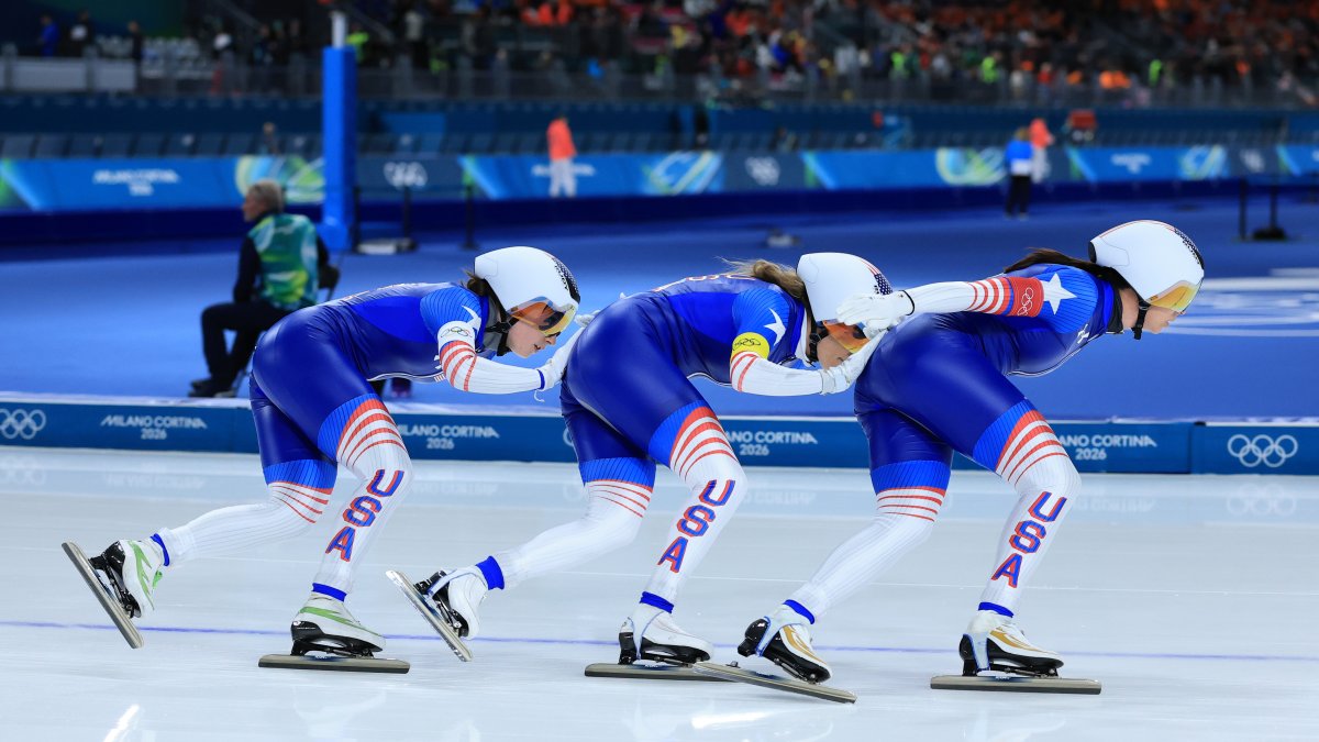 Florida speed skaters Brittany Bowe, Mia Manganello to compete in women's team pursuit semis