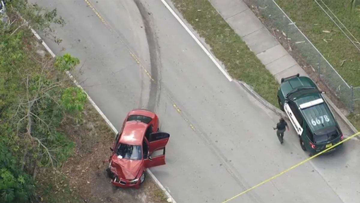 2 juveniles and adult hospitalized after crash near Lauderdale Lakes school