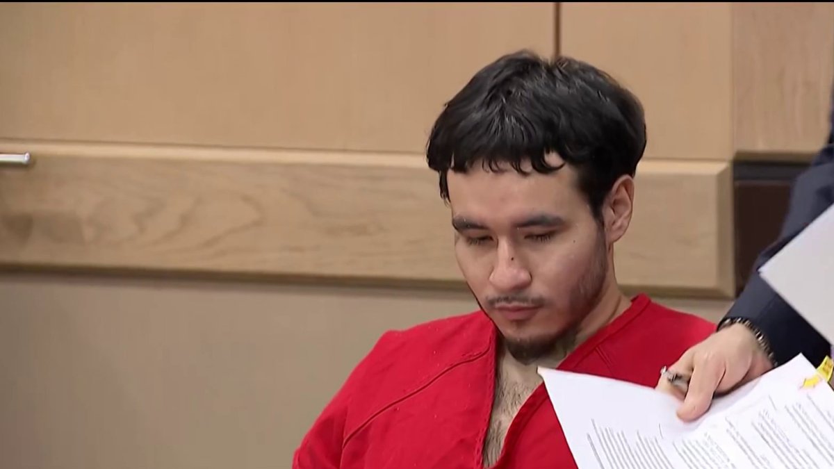 Man wants to change guilty plea in killing of Hollywood Police officer ...