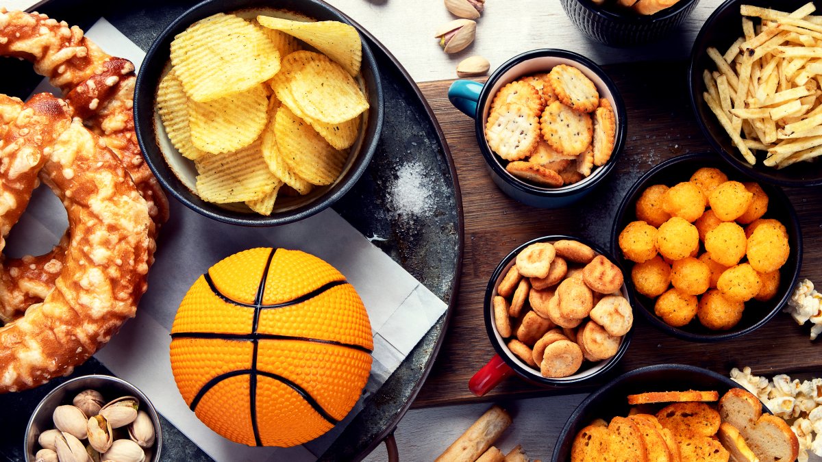 27 slam-dunk food deals for March Madness
