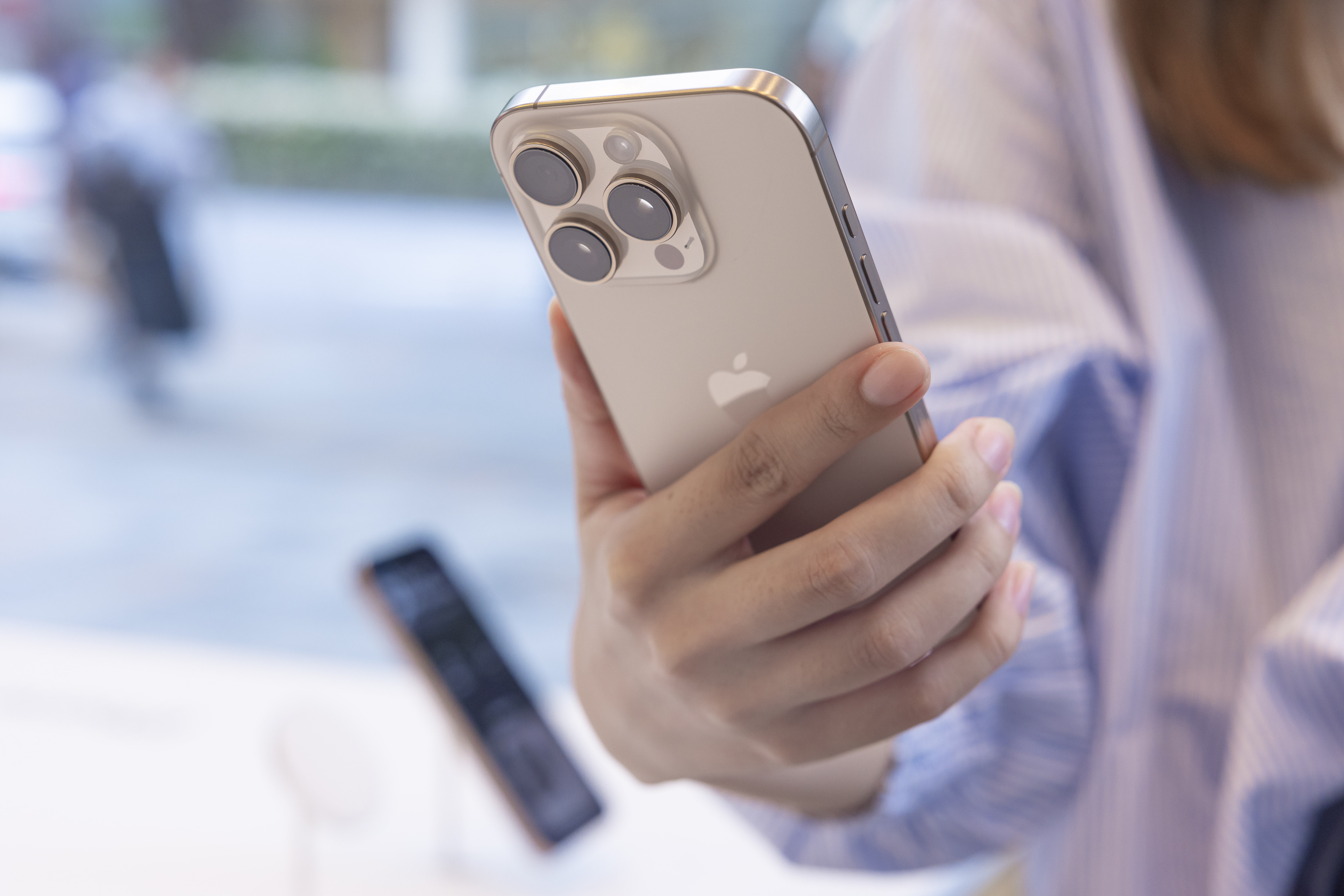 Discomfort with modern technology shapes Gen Z's desire to live in the past