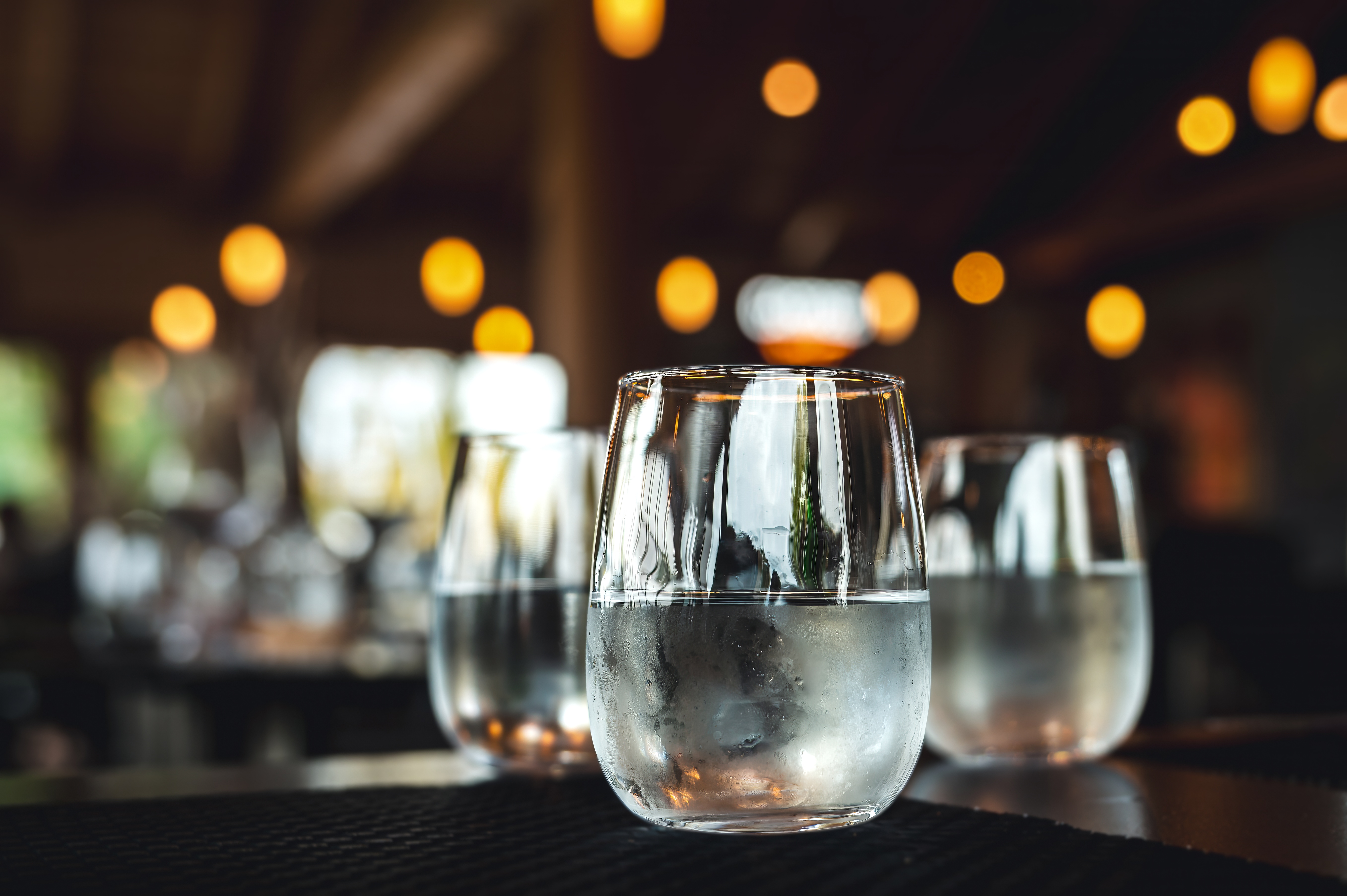 Dry Dining: Restaurants are floundering as customers drink less alcohol