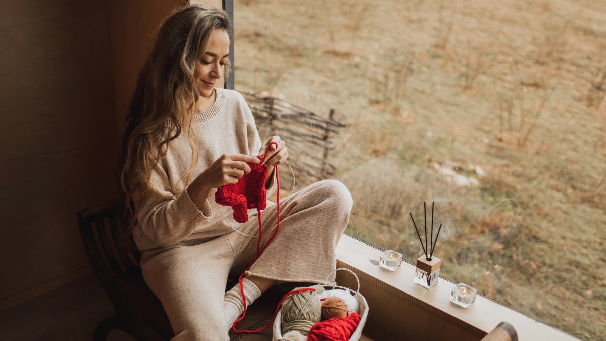 ‘Mentally active' sitting may reduce dementia risk, study finds