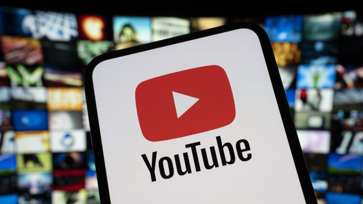 YouTube makes World Cup deal with FIFA that lets broadcasters show parts of games live