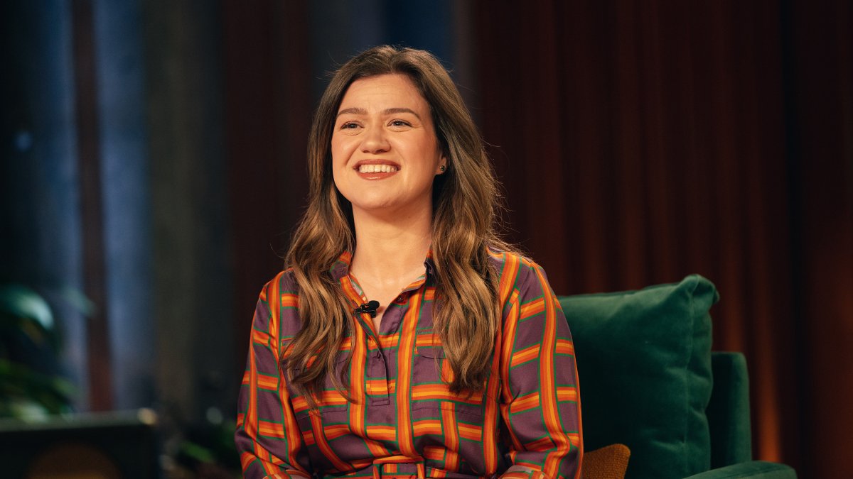 Kelly Clarkson opens up about not getting her 'American Idol'  million prize or car: 'They lied'