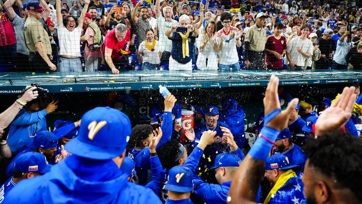 Venezuela rallies past Italy 4-2, will face U.S. for World Baseball Classic title