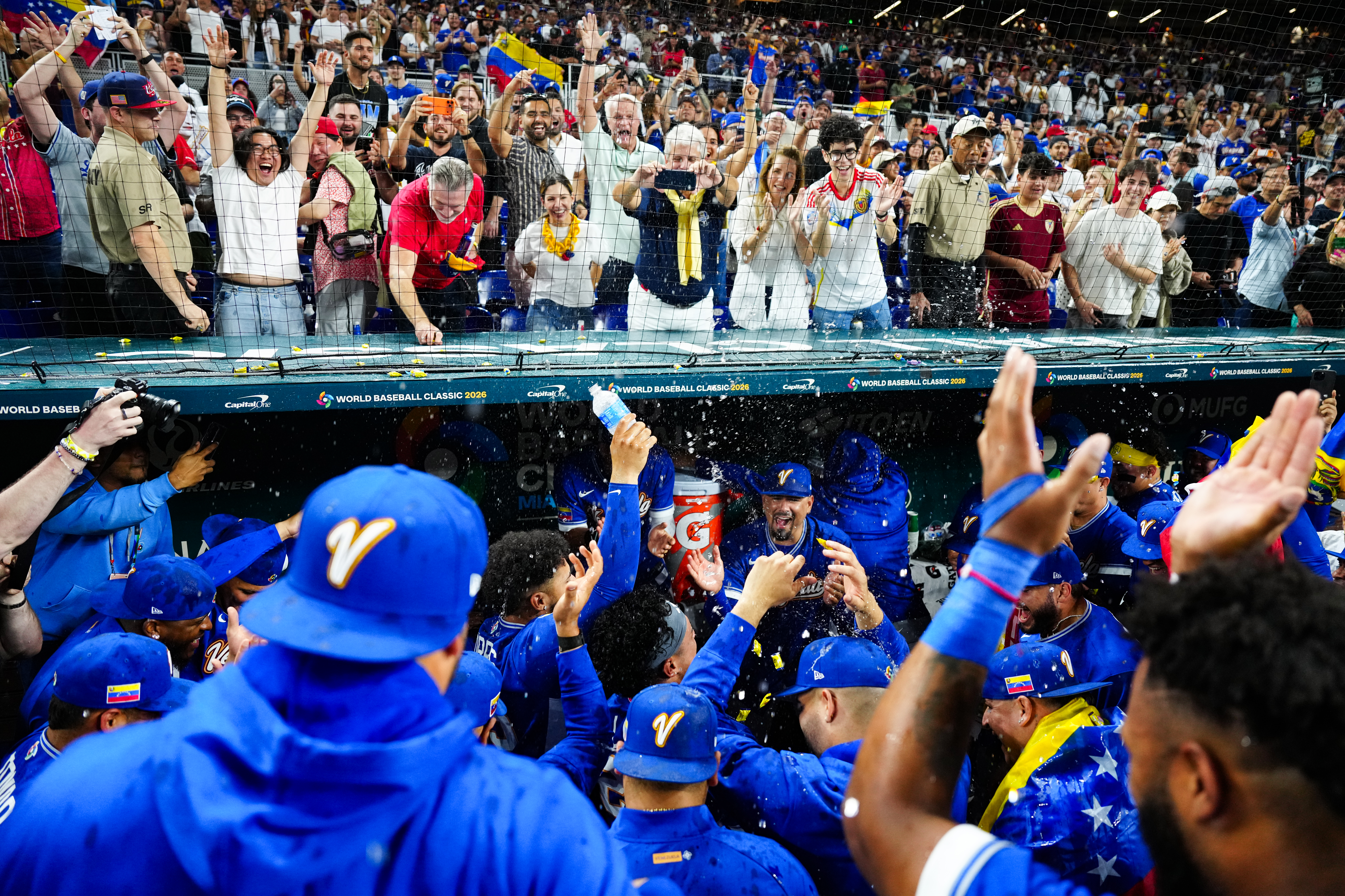 Venezuela rallies past Italy 4-2, will face U.S. for World Baseball Classic title