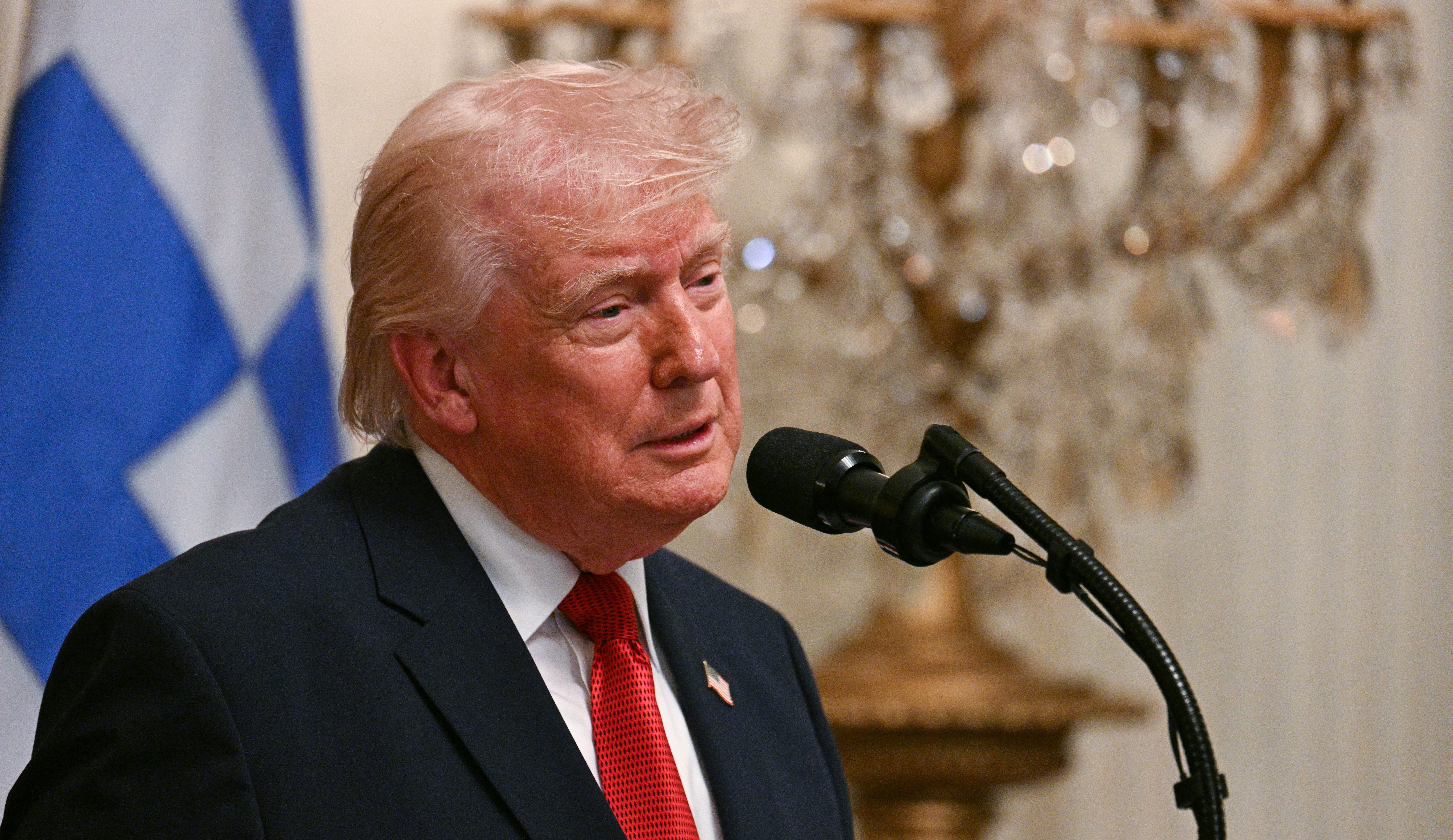 Trump to sign order to pay TSA agents as Congress struggles on funding deal