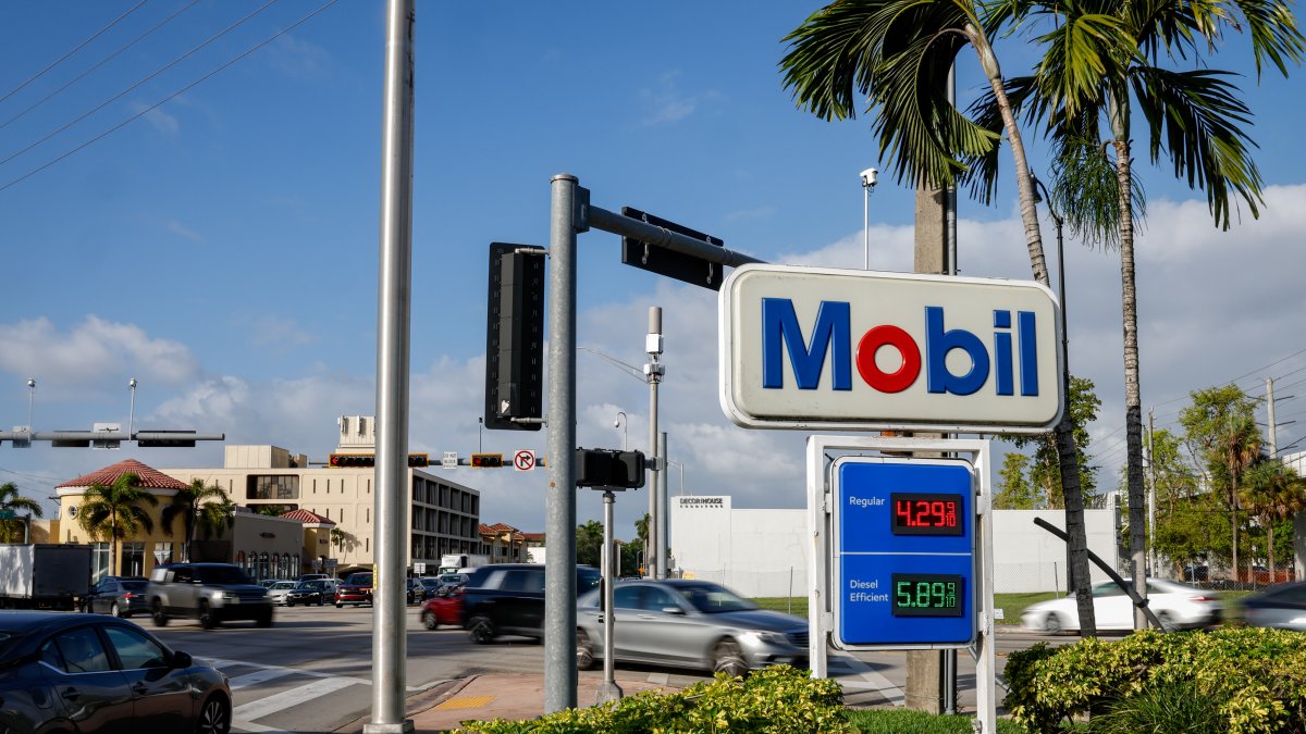 Florida gas prices expected to rise with Strait of Hormuz blockage