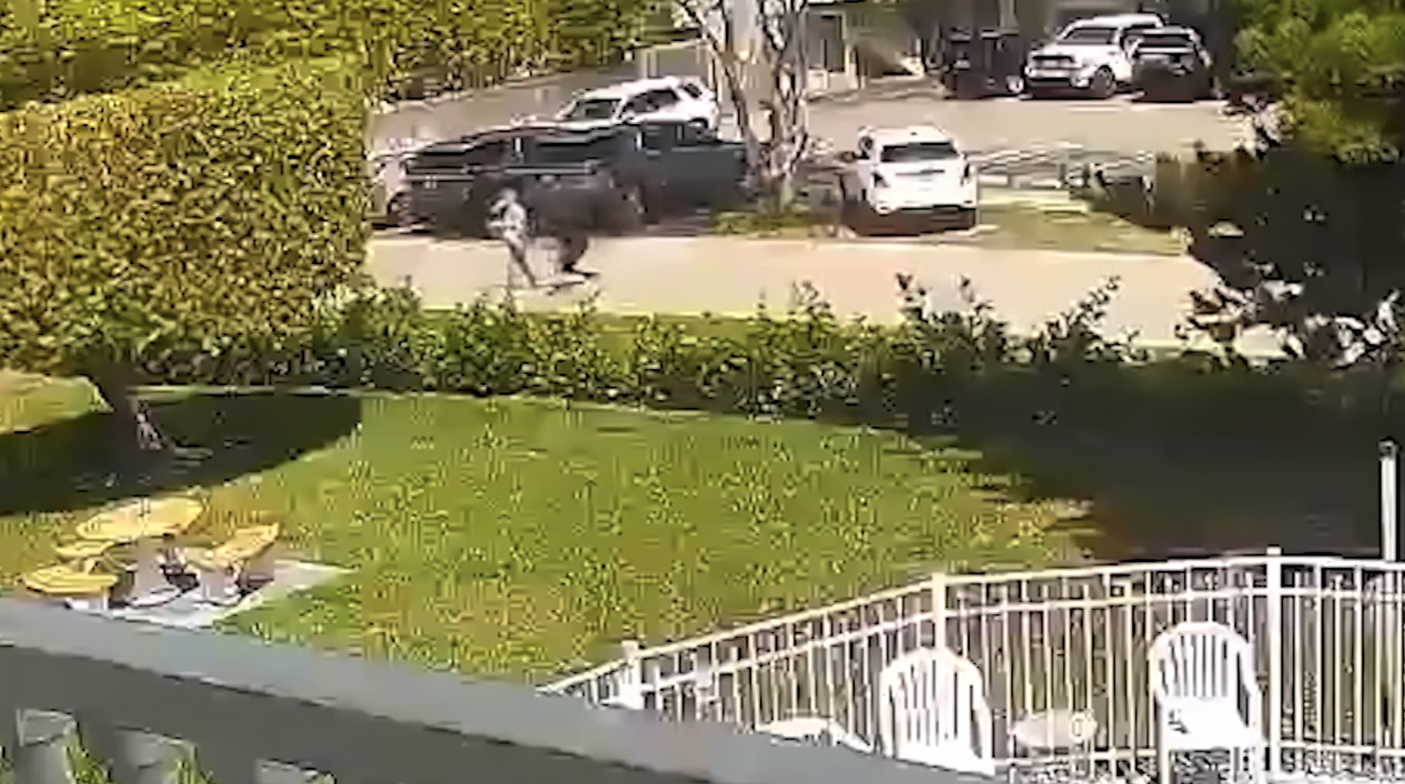 Hollywood neighborhood uneasy as police investigate several robberies