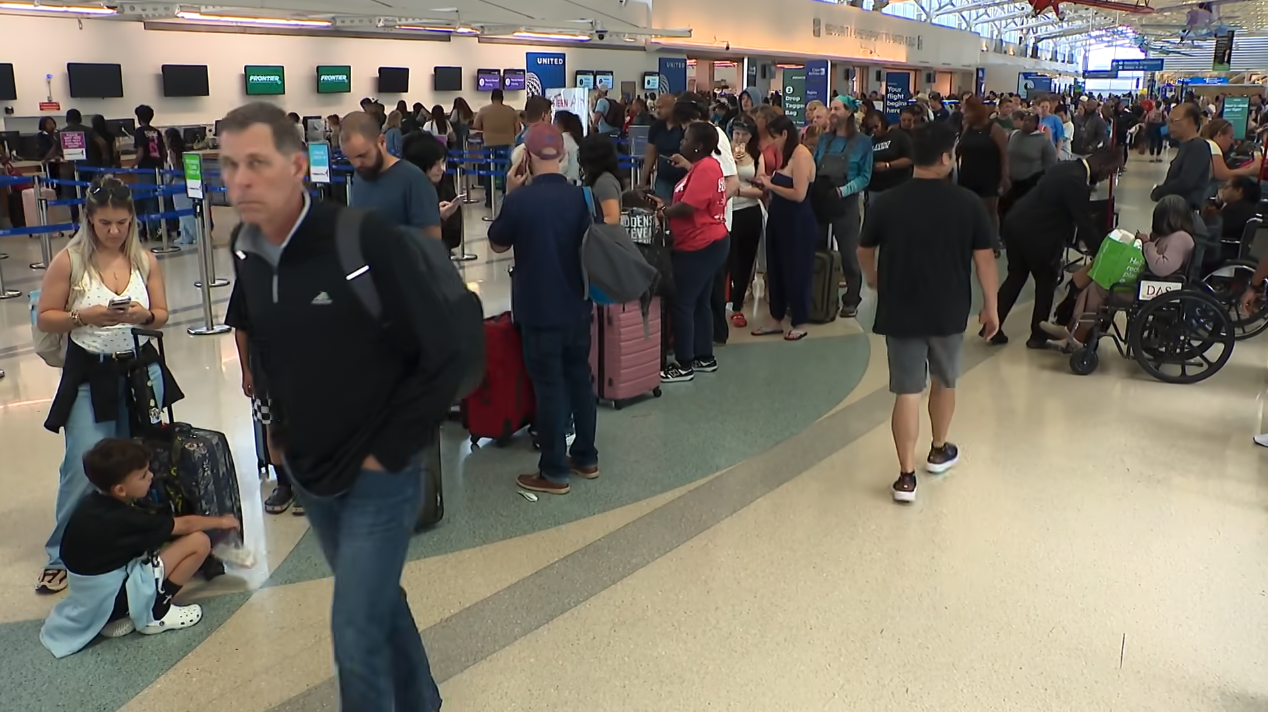 Lines out the door at airports as TSA remains under pressure from partial government shutdown