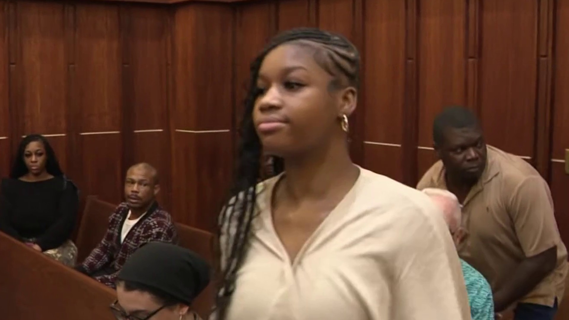 Teen pleads guilty to manslaughter after stabbing boyfriend during argument in Miami