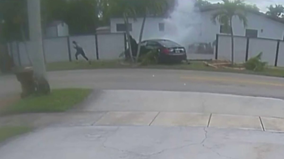 Video shows teens running away after crashing car into fence in Hialeah ...