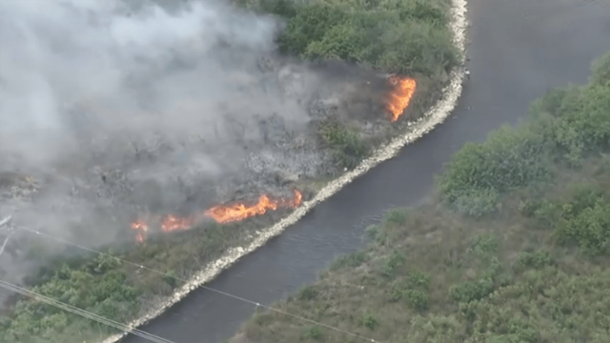 Brush fire in western Broward burns 6,500 acres as crews continue to battle blaze