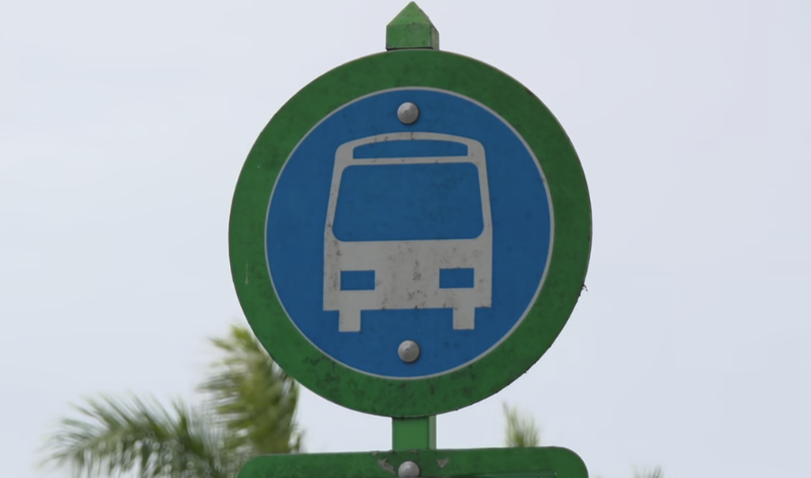 Man arrested after groping and stabbing stranger at Miami-Dade bus stop, deputies say