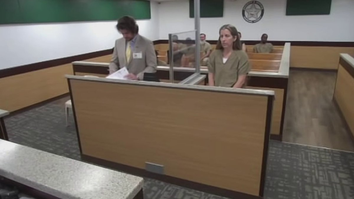 Woman accused of locking 12-year-old in room for years in Broward bond ...