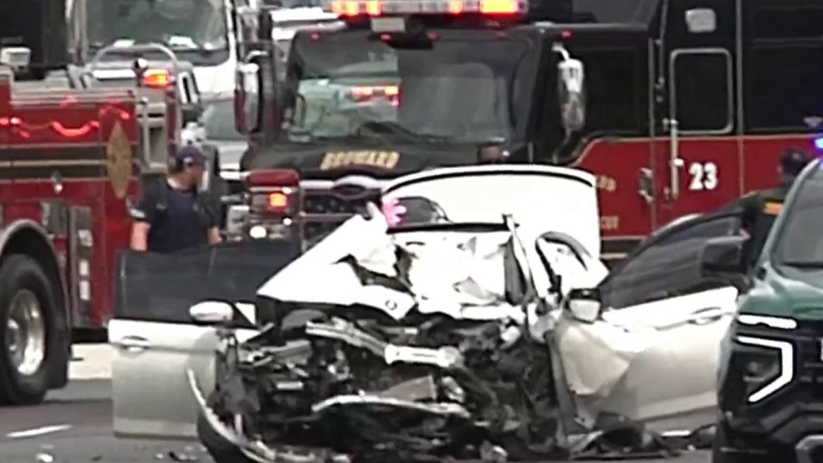 2 hospitalized after multi-vehicle crash on I-595 in Broward, fire officials say