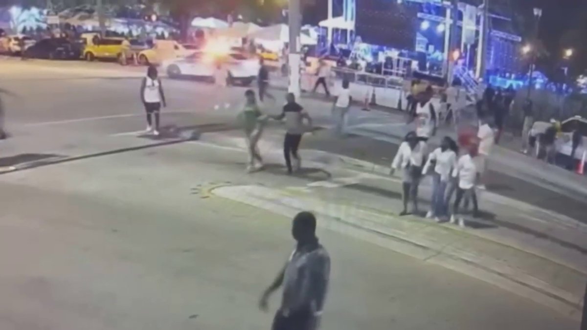 Video shows crowd running during fatal triple shooting at Taste of ...