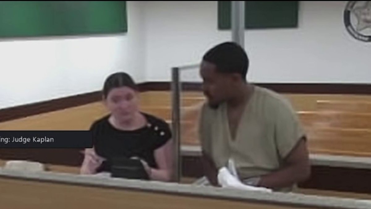 Substitute teacher accused of student sex assault, allegedly sought sex ...