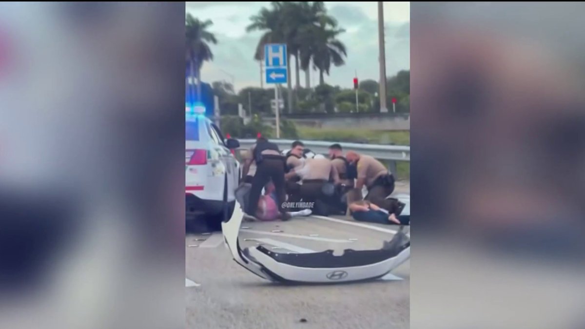 Driver strikes multiple Miami-Dade deputies while fleeing traffic stop ...