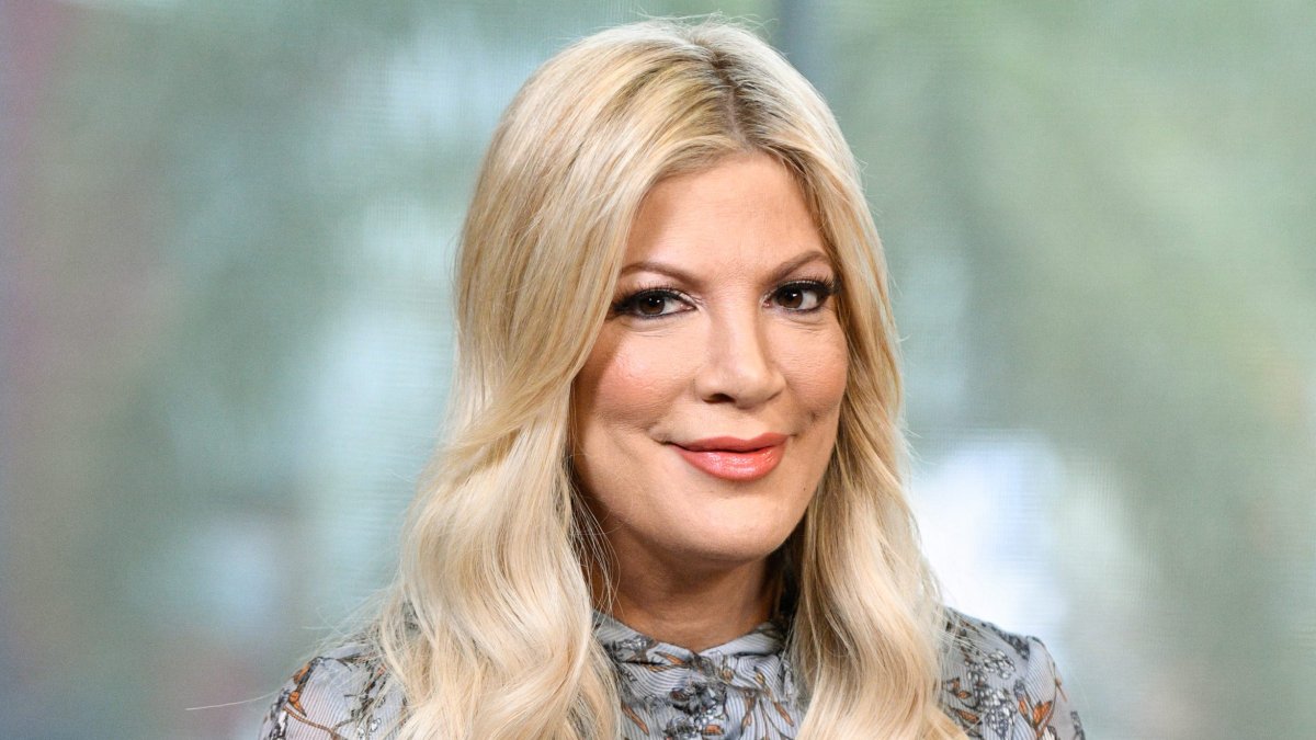 Tori Spelling and seven children taken to hospital after car accident