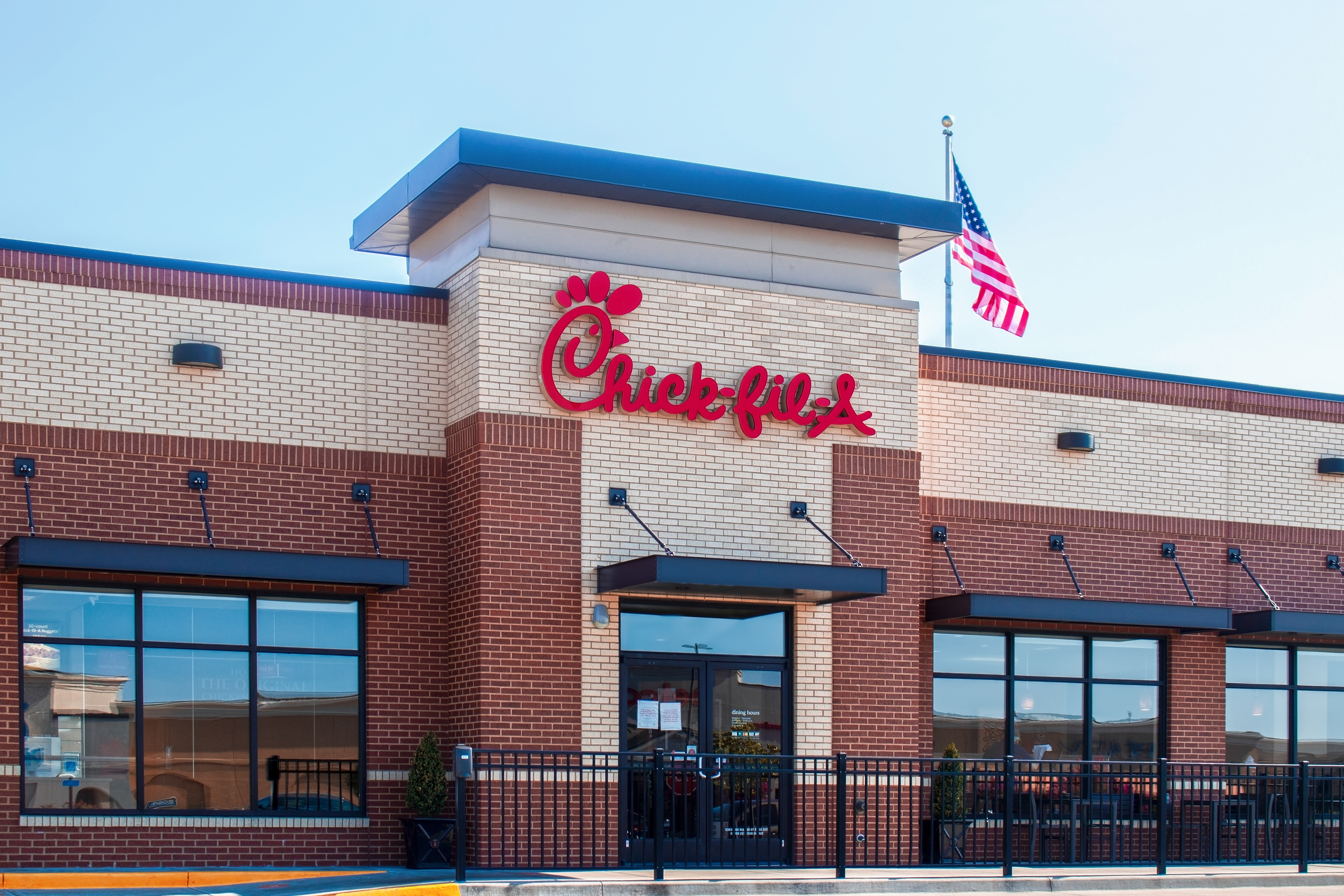 Chick-fil-A employee finds and returns $10,000 in bathroom, tries to refuse reward