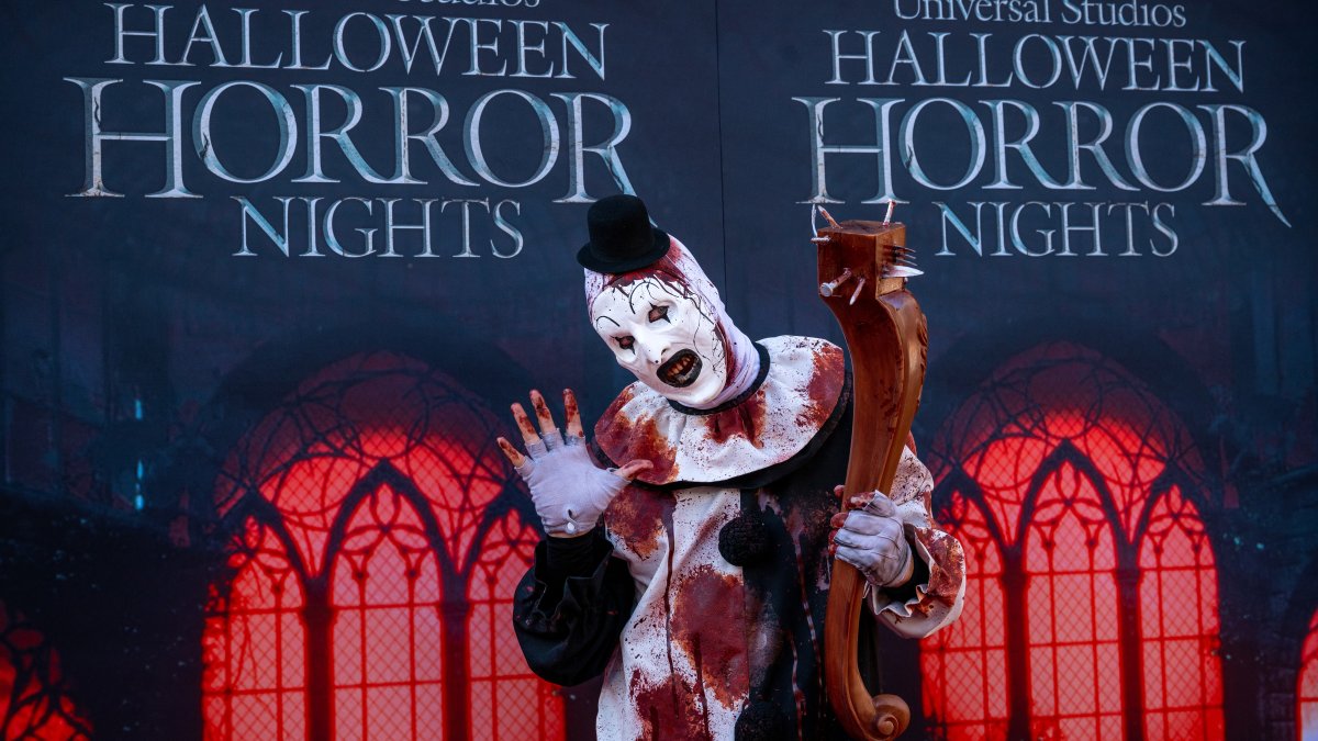 'Terrifier' star David Howard Thornton proposes to girlfriend in full Art the Clown costume