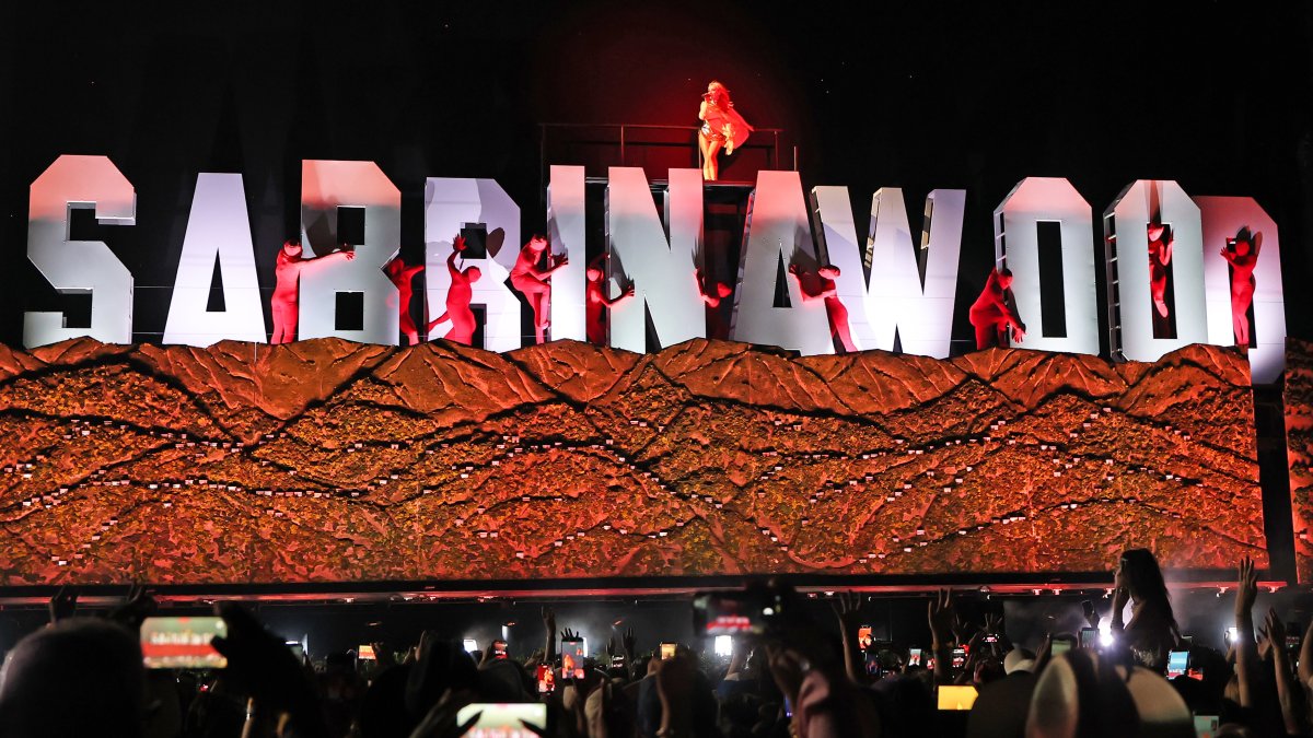 Pop Princess, meet the Queen of Pop! Sabrina Carpenter brings out surprise guest Madonna for Coachella set