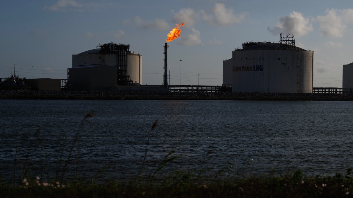 Oil prices jump amid renewed tensions over the Strait of Hormuz – NBC 6 ...