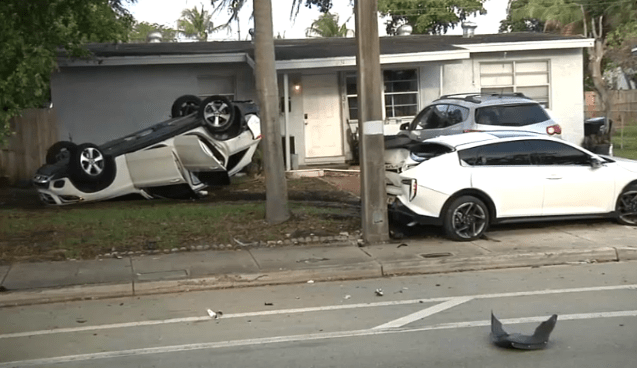 Police chase ends in rollover crash in Fort Lauderdale, authorities say