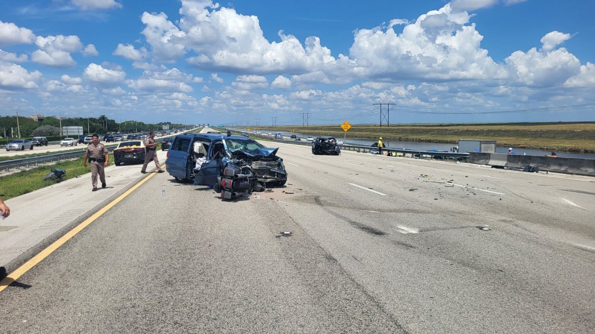 At least 5 hospitalized after multi-vehicle crash on I-75 in Broward, BSO says