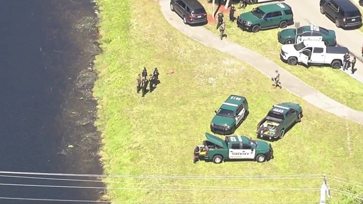 Car crashes into canal in Pompano Beach – NBC 6 South Florida