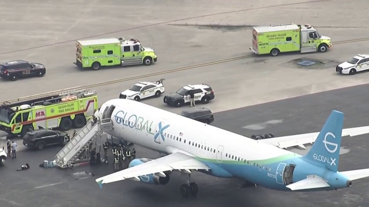 4 hospitalized for heat-related issues on plane at Opa-locka Executive Airport