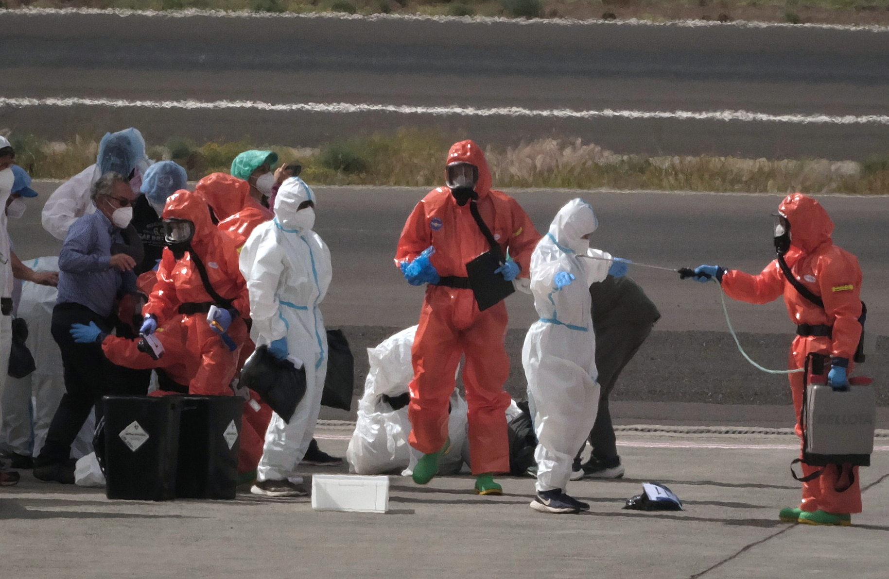 American passengers from hantavirus-hit cruise ship arrive back in the U.S.