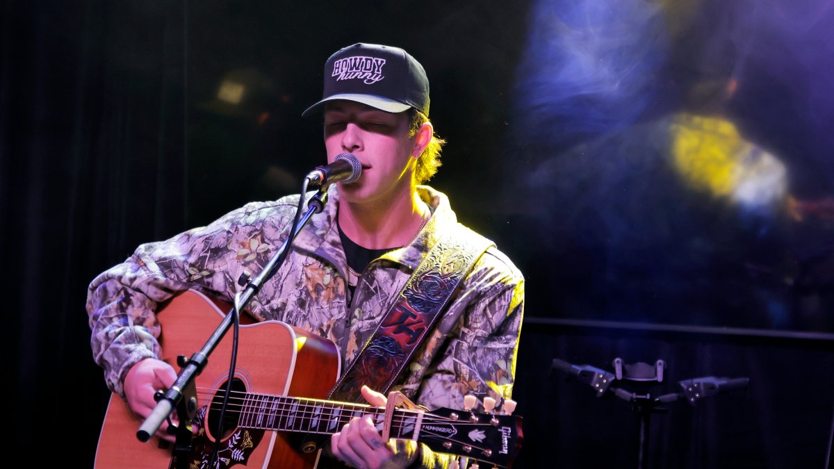Country singer cancels tour over mental health struggles: 'I've reached my limit'